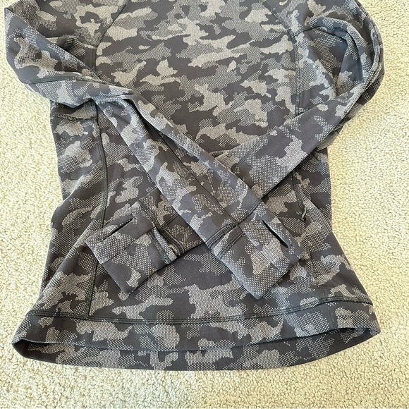 Lululemon Runderful Long Sleeve - Picture 7 of 13